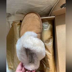 SOLD ***Koolabara by Uggs slippers